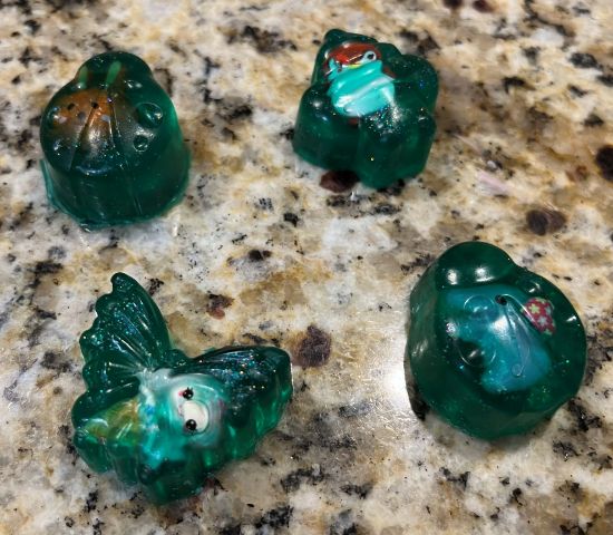 Picture of Soap with Toys Inside